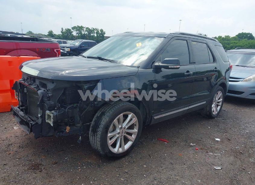 Photo 2 of 2018 Ford Explorer XLT (VIN 1FM5K7D83JGC39166)