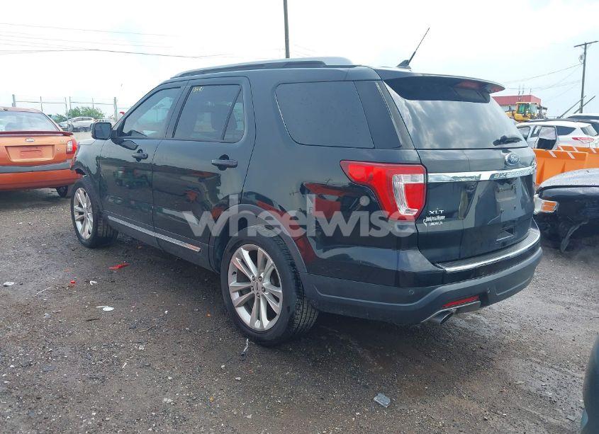 Photo 3 of 2018 Ford Explorer XLT (VIN 1FM5K7D83JGC39166)