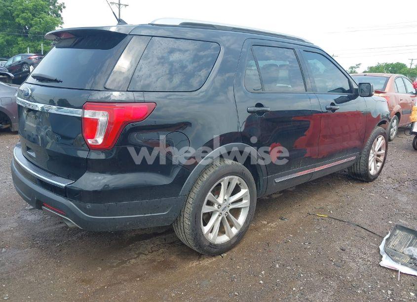 Photo 4 of 2018 Ford Explorer XLT (VIN 1FM5K7D83JGC39166)