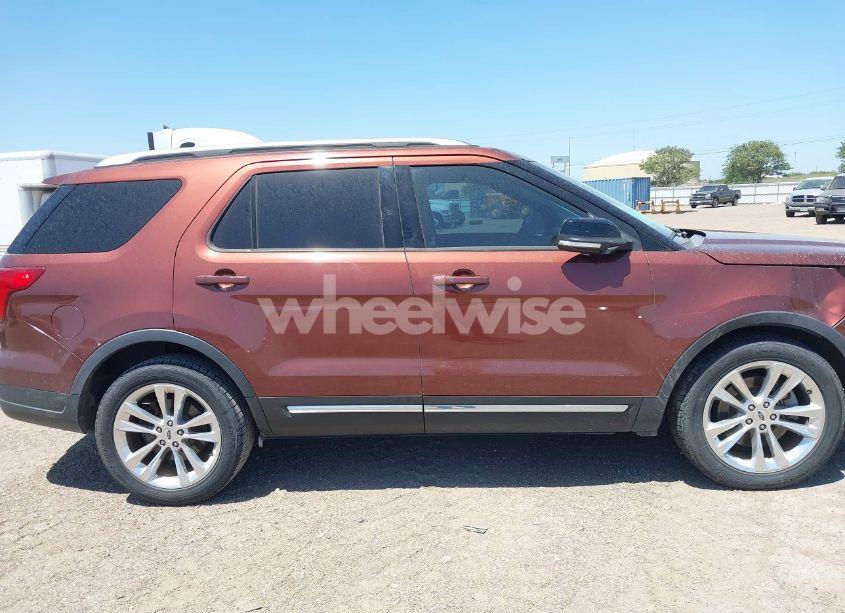 Photo 13 of 2018 Ford Explorer XLT (VIN 1FM5K7D83JGC84835)