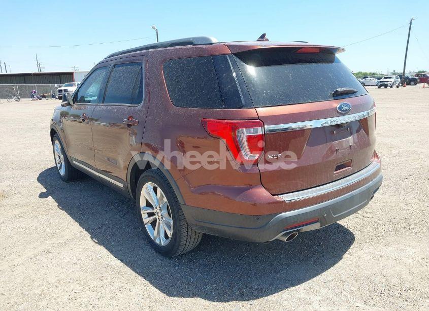 Photo 3 of 2018 Ford Explorer XLT (VIN 1FM5K7D83JGC84835)