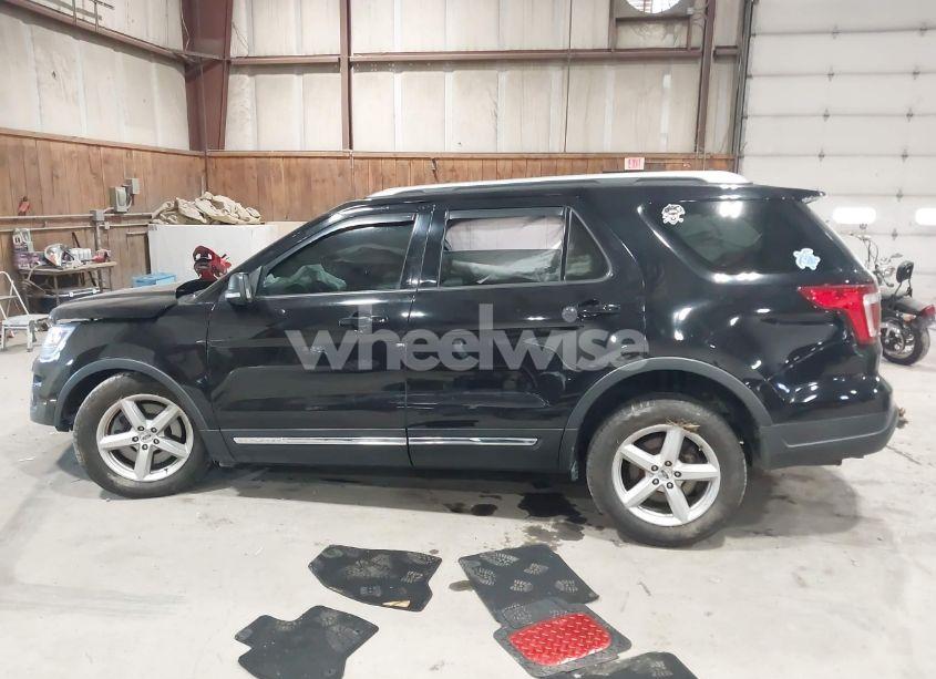 Photo 14 of 2019 Ford Explorer XLT (VIN 1FM5K7D83KGA85169)