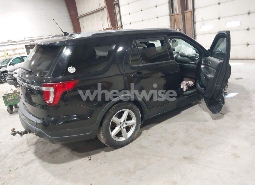 Photo 4 of 2019 Ford Explorer XLT (VIN 1FM5K7D83KGA85169)