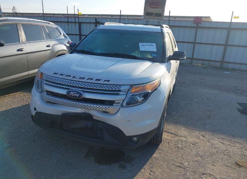 Photo 2 of 2013 Ford Explorer XLT (VIN 1FM5K7D84DGB26301)