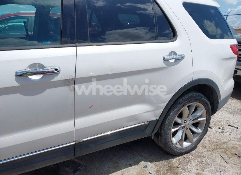 Photo 16 of 2014 Ford Explorer XLT (VIN 1FM5K7D84EGB09757)