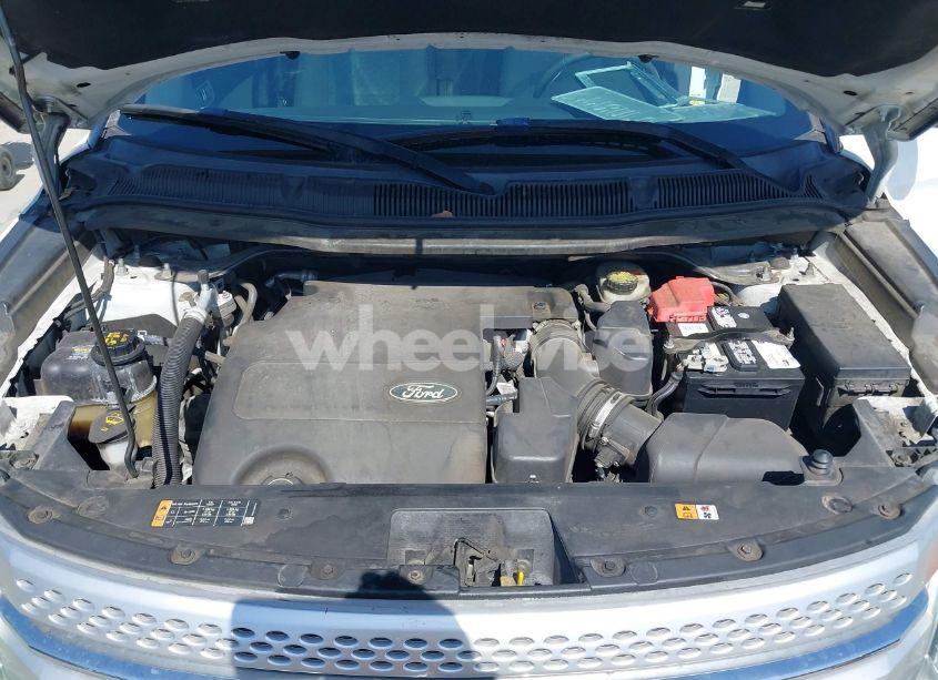 Photo 10 of 2015 Ford Explorer XLT (VIN 1FM5K7D84FGA69715)