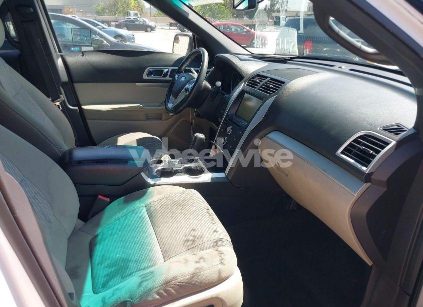 Photo 5 of 2015 Ford Explorer XLT (VIN 1FM5K7D84FGA69715)