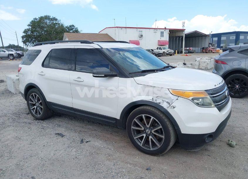 Photo 13 of 2015 Ford Explorer XLT (VIN 1FM5K7D84FGA83050)