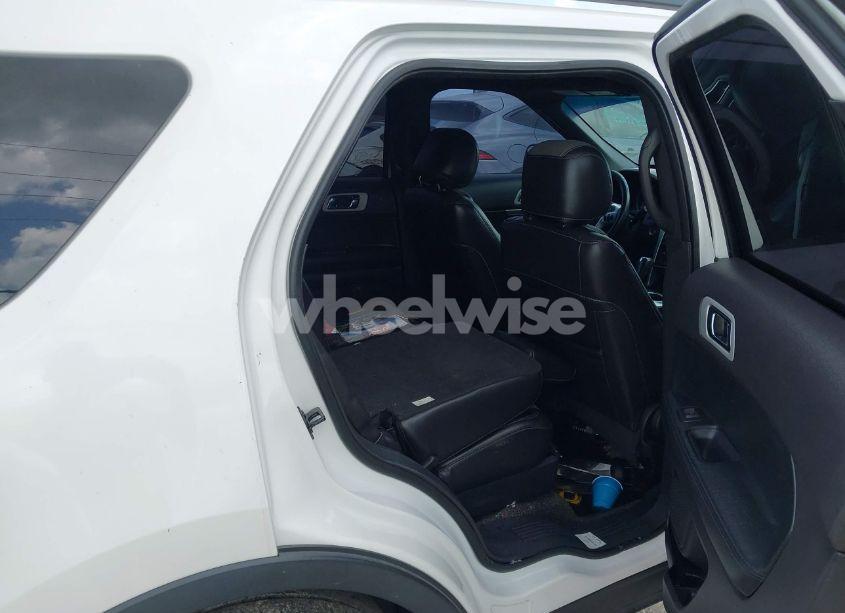 Photo 8 of 2015 Ford Explorer XLT (VIN 1FM5K7D84FGA83050)