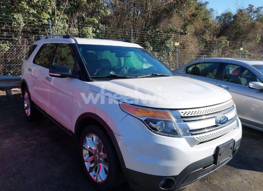 2015 Ford Explorer XLT (VIN 1FM5K7D84FGC45453) main photo
