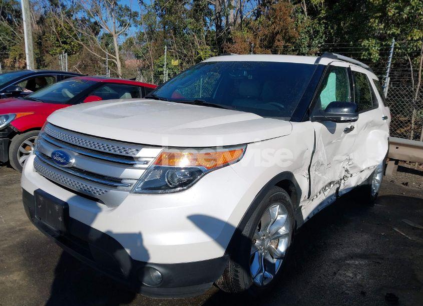 Photo 2 of 2015 Ford Explorer XLT (VIN 1FM5K7D84FGC45453)