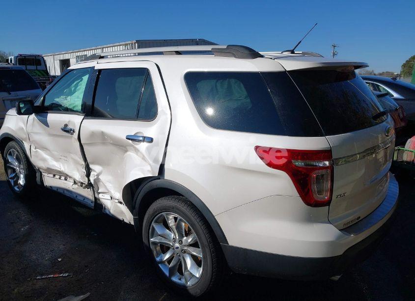 Photo 3 of 2015 Ford Explorer XLT (VIN 1FM5K7D84FGC45453)