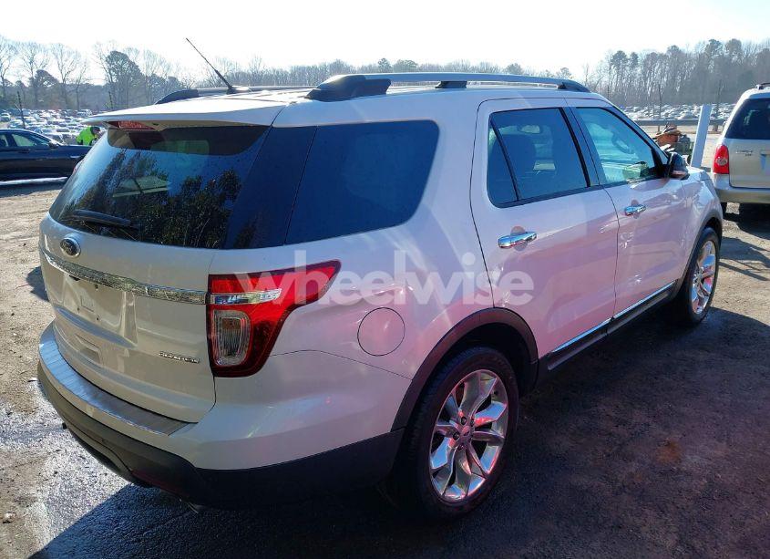 Photo 4 of 2015 Ford Explorer XLT (VIN 1FM5K7D84FGC45453)