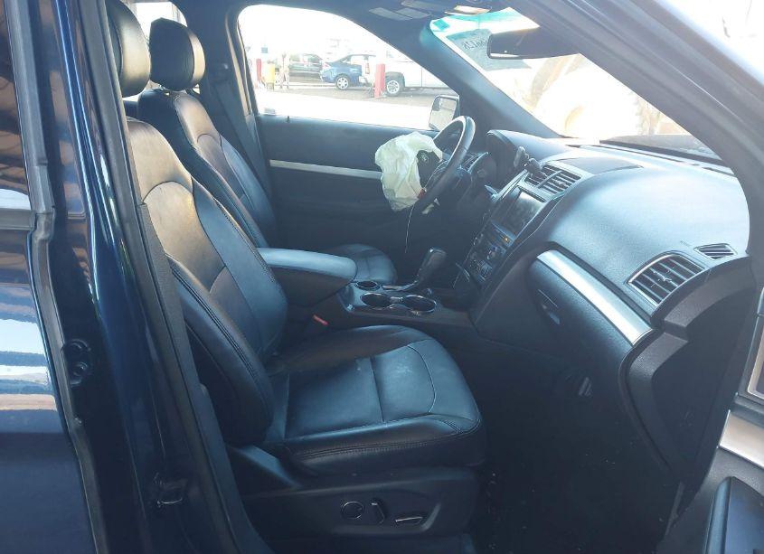 Photo 5 of 2016 Ford Explorer XLT (VIN 1FM5K7D84GGA07653)