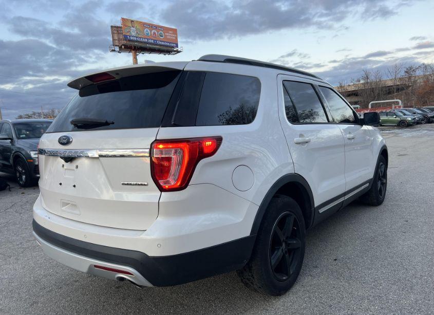 Photo 4 of 2016 Ford Explorer XLT (VIN 1FM5K7D84GGA24730)