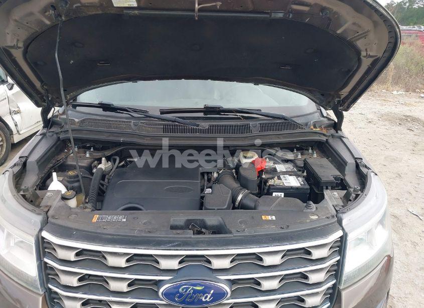 Photo 10 of 2016 Ford Explorer XLT (VIN 1FM5K7D84GGB01631)