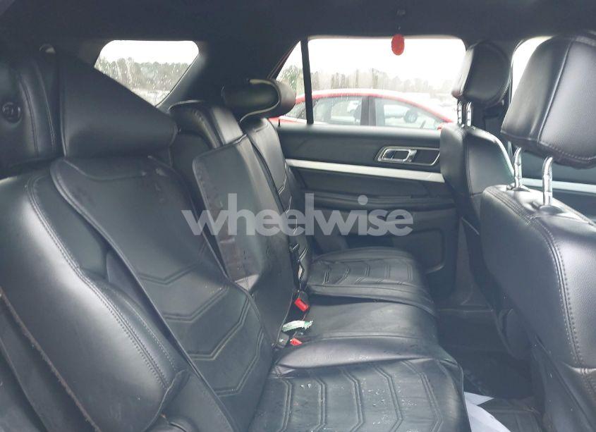 Photo 8 of 2016 Ford Explorer XLT (VIN 1FM5K7D84GGB01631)