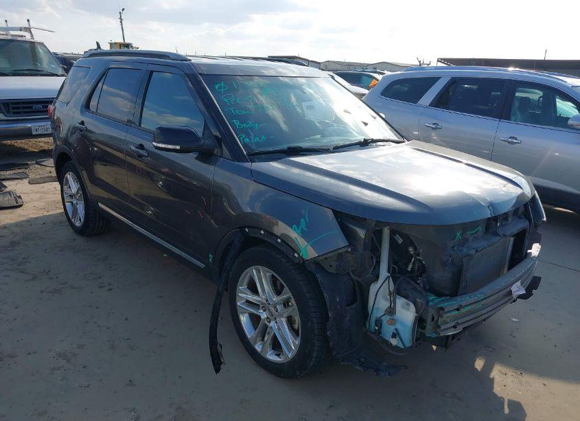 2016 Ford Explorer XLT (VIN 1FM5K7D84GGC03916) main photo