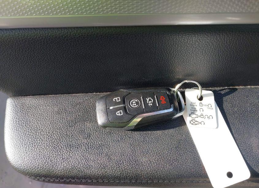 Photo 11 of 2016 Ford Explorer XLT (VIN 1FM5K7D84GGC03916)