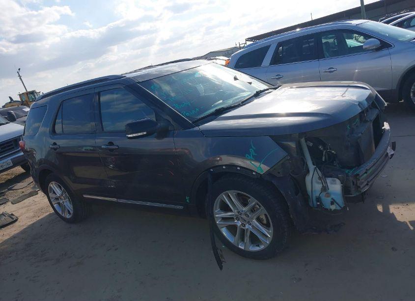 Photo 14 of 2016 Ford Explorer XLT (VIN 1FM5K7D84GGC03916)