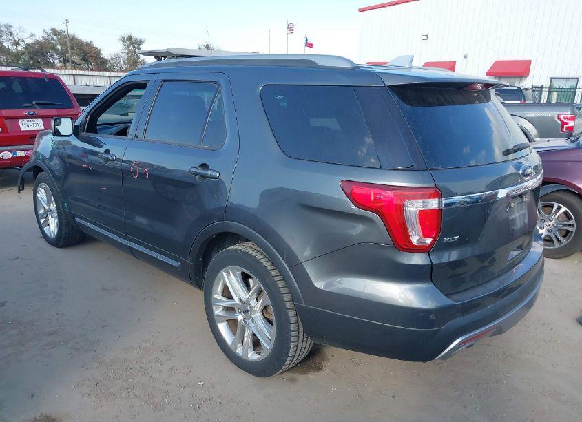 Photo 3 of 2016 Ford Explorer XLT (VIN 1FM5K7D84GGC03916)