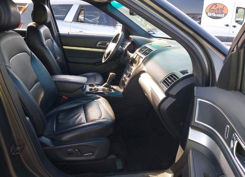 Photo 5 of 2016 Ford Explorer XLT (VIN 1FM5K7D84GGC03916)
