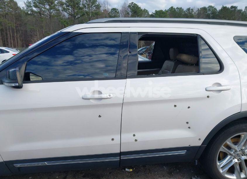 Photo 14 of 2017 Ford Explorer XLT (VIN 1FM5K7D84HGB27440)