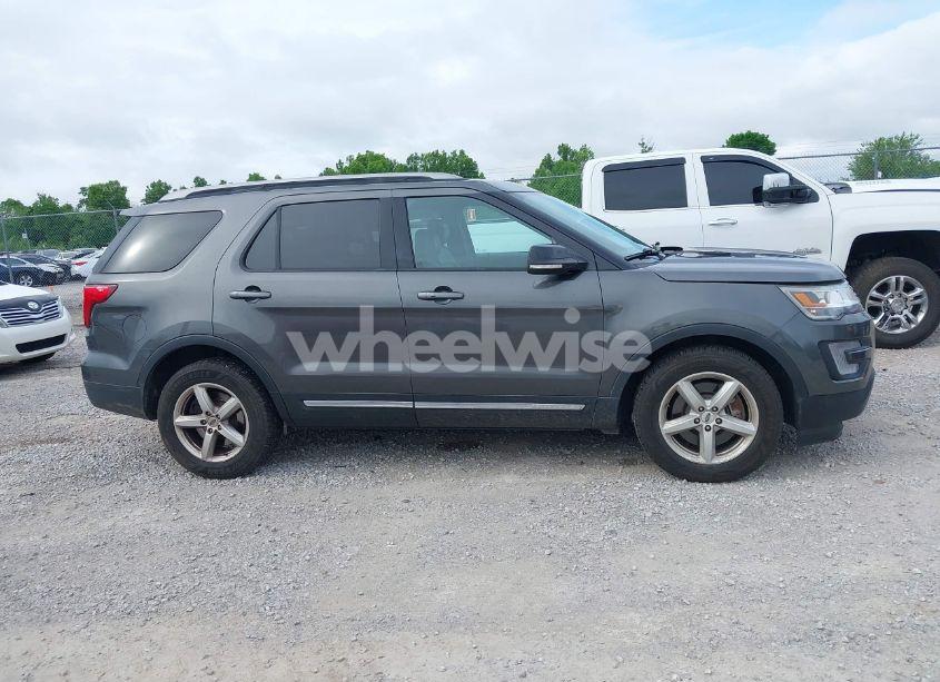 Photo 13 of 2017 Ford Explorer XLT (VIN 1FM5K7D84HGC30731)