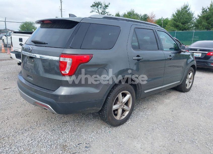 Photo 4 of 2017 Ford Explorer XLT (VIN 1FM5K7D84HGC30731)