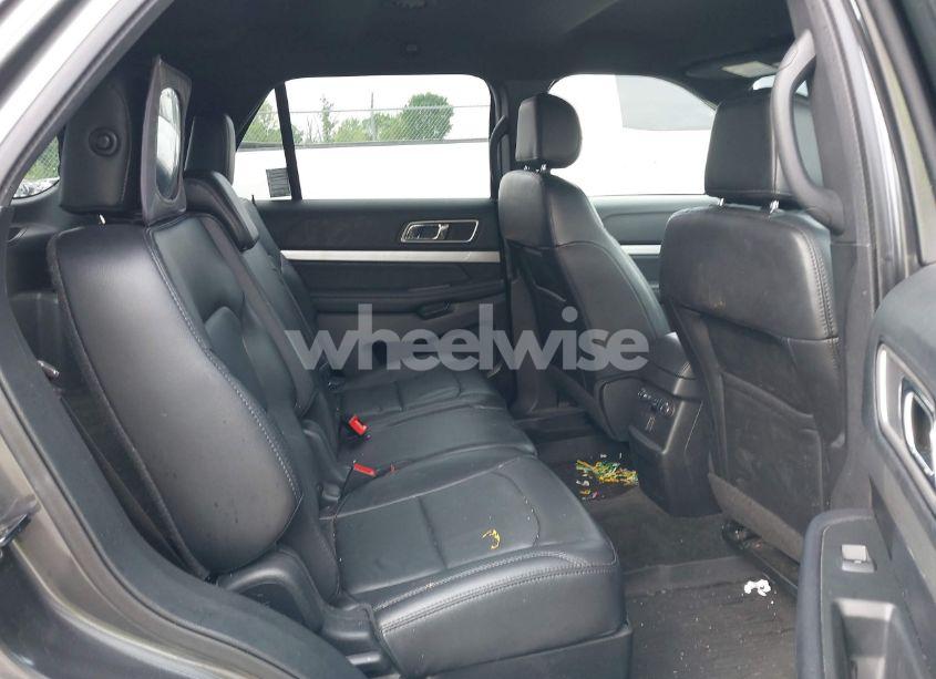 Photo 8 of 2017 Ford Explorer XLT (VIN 1FM5K7D84HGC30731)