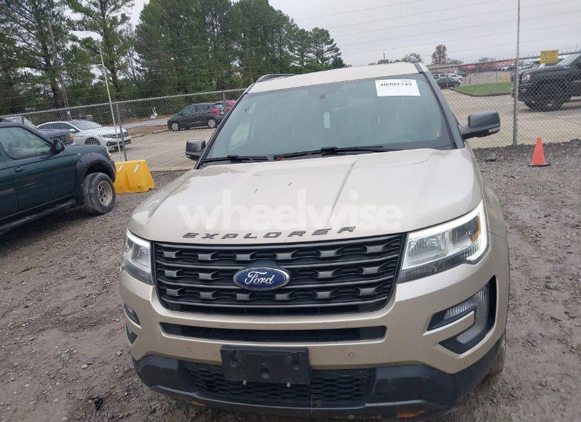 Photo 12 of 2017 Ford Explorer XLT (VIN 1FM5K7D84HGC31166)