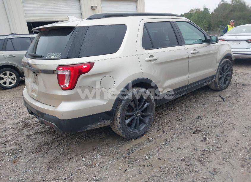 Photo 4 of 2017 Ford Explorer XLT (VIN 1FM5K7D84HGC31166)