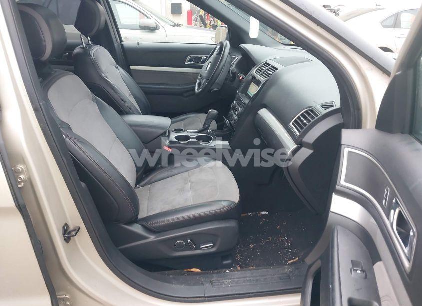 Photo 5 of 2017 Ford Explorer XLT (VIN 1FM5K7D84HGC31166)