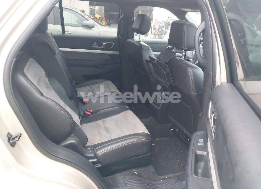 Photo 8 of 2017 Ford Explorer XLT (VIN 1FM5K7D84HGC31166)