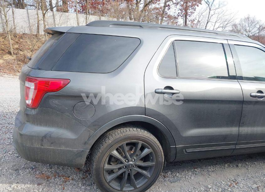 Photo 19 of 2017 Ford Explorer XLT (VIN 1FM5K7D84HGD95579)