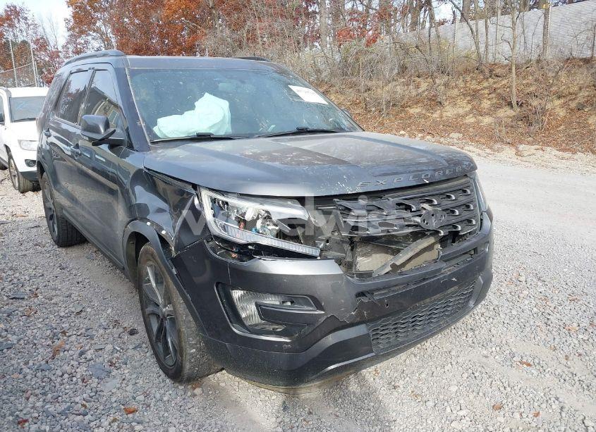 Photo 6 of 2017 Ford Explorer XLT (VIN 1FM5K7D84HGD95579)