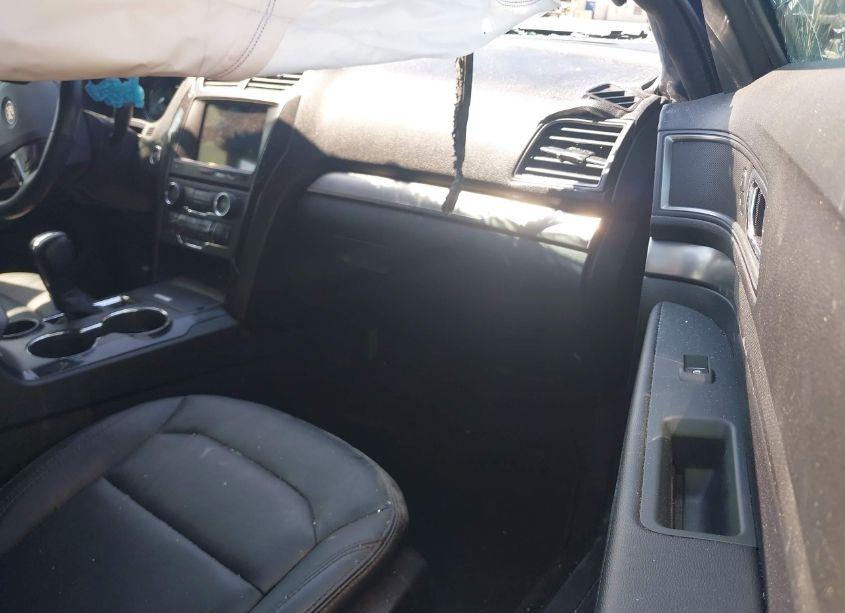 Photo 5 of 2018 Ford Explorer XLT (VIN 1FM5K7D84JGA51921)