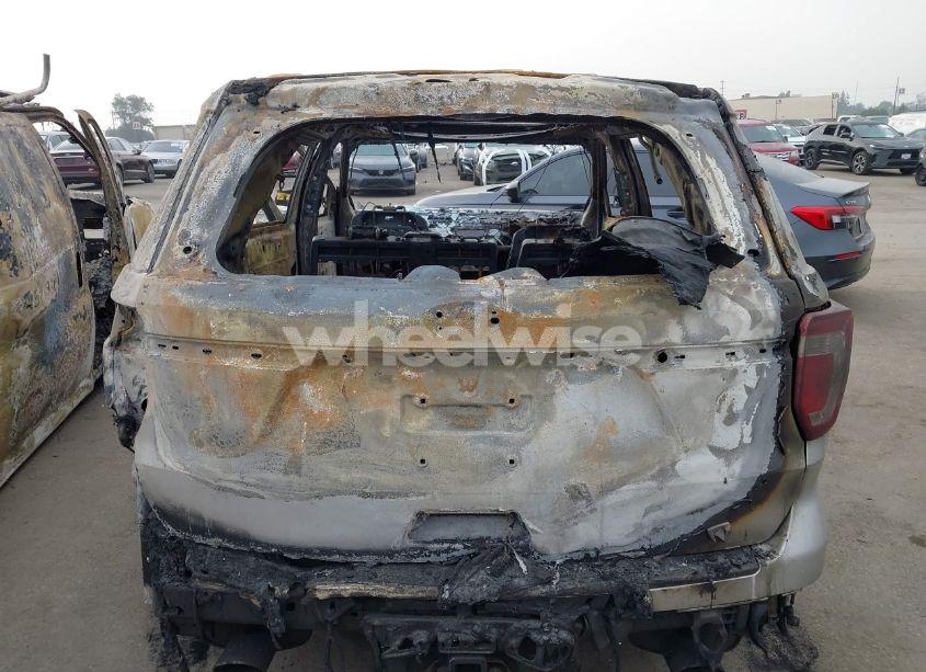 Photo 15 of 2018 Ford Explorer XLT (VIN 1FM5K7D84JGB31932)