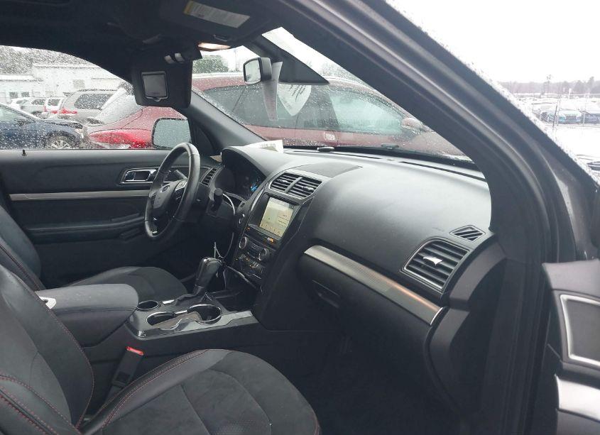 Photo 5 of 2018 Ford Explorer XLT (VIN 1FM5K7D84JGB62808)