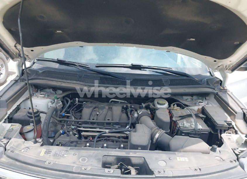 Photo 10 of 2018 Ford Explorer XLT (VIN 1FM5K7D84JGB77941)