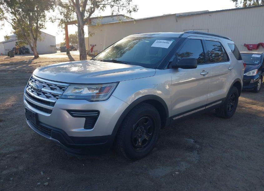 Photo 2 of 2019 Ford Explorer XLT (VIN 1FM5K7D84KGA15986)