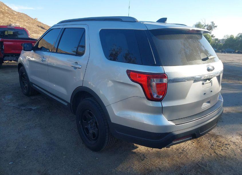 Photo 3 of 2019 Ford Explorer XLT (VIN 1FM5K7D84KGA15986)