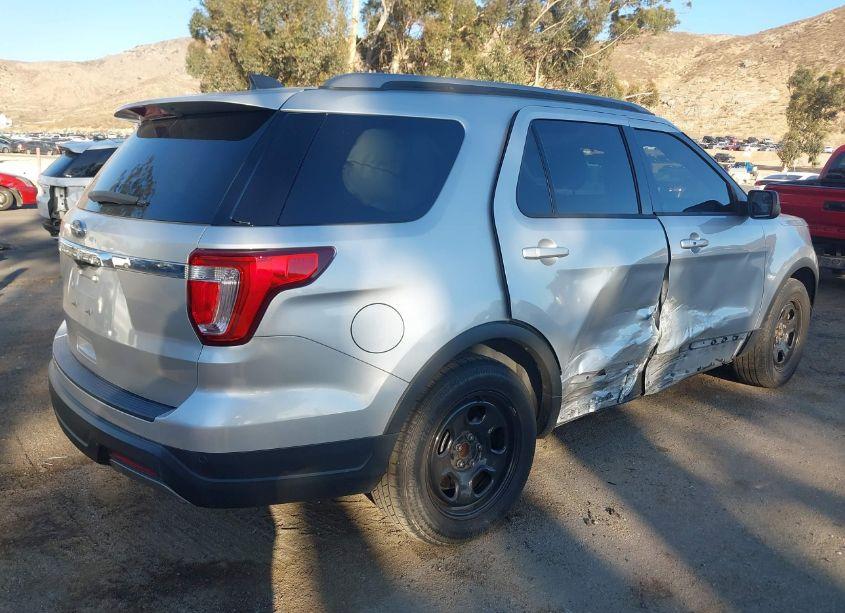 Photo 4 of 2019 Ford Explorer XLT (VIN 1FM5K7D84KGA15986)