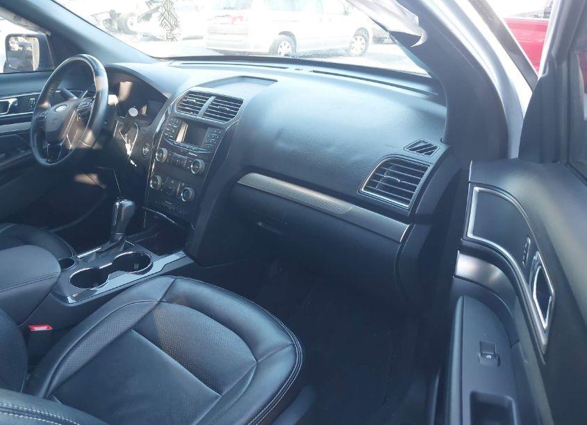 Photo 5 of 2019 Ford Explorer XLT (VIN 1FM5K7D84KGA15986)