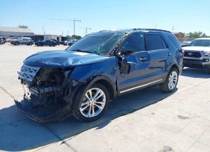 Photo 2 of 2019 Ford Explorer XLT (VIN 1FM5K7D84KGA92969)