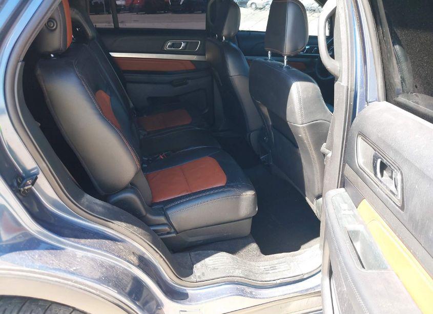 Photo 8 of 2019 Ford Explorer XLT (VIN 1FM5K7D84KGA92969)