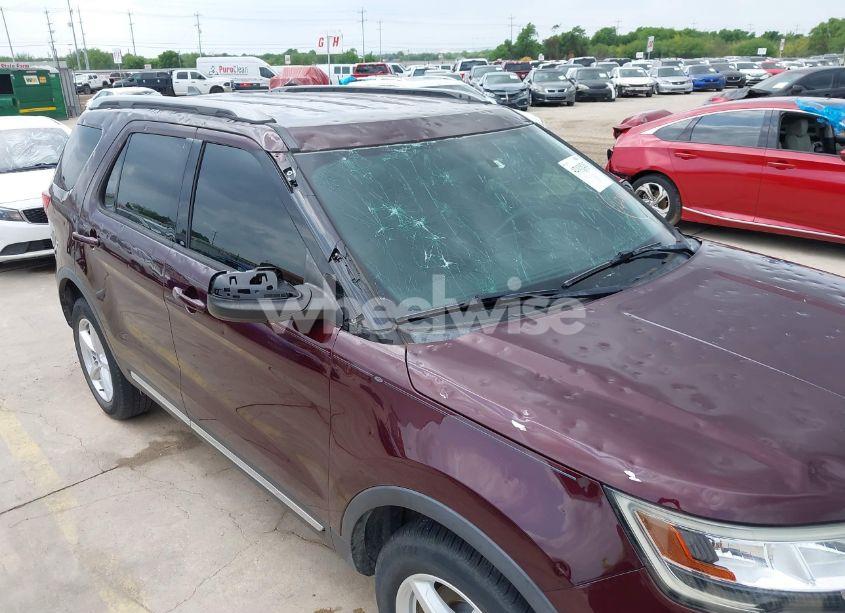 Photo 18 of 2019 Ford Explorer XLT (VIN 1FM5K7D84KGB07468)