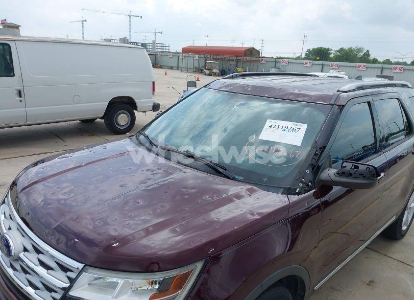 Photo 6 of 2019 Ford Explorer XLT (VIN 1FM5K7D84KGB07468)