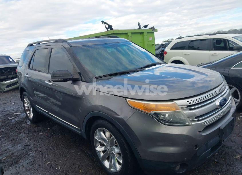 2013 Ford Explorer XLT (VIN 1FM5K7D85DGB81601) main photo