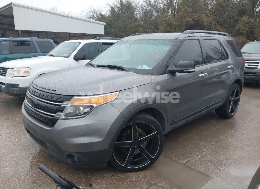 Photo 2 of 2013 Ford Explorer XLT (VIN 1FM5K7D85DGC02429)